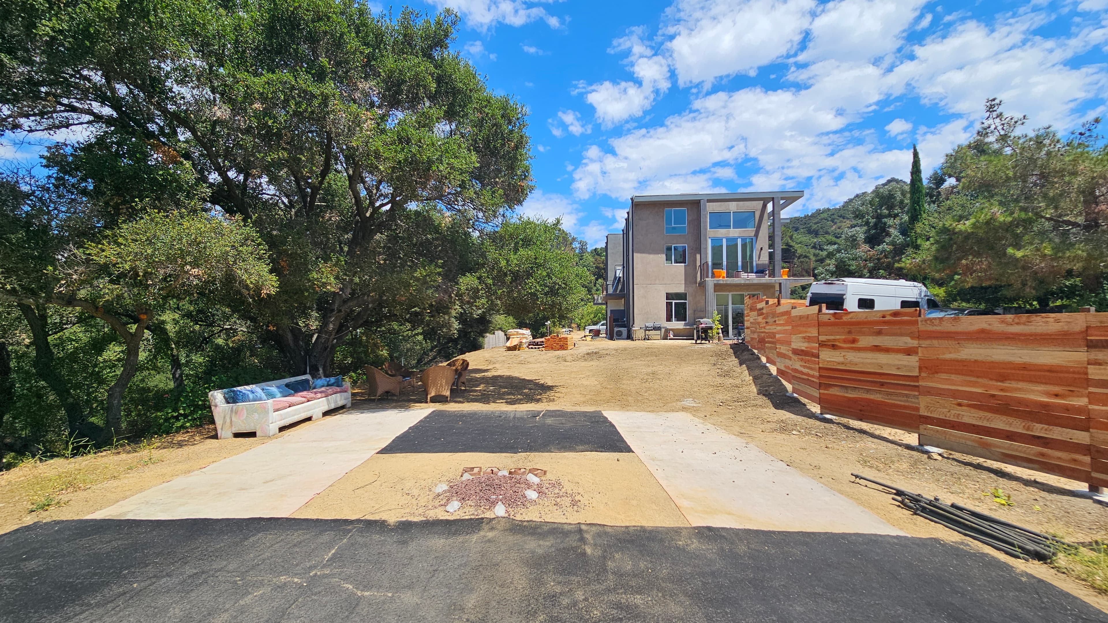 Exterior view of the Topanga house from the west side.